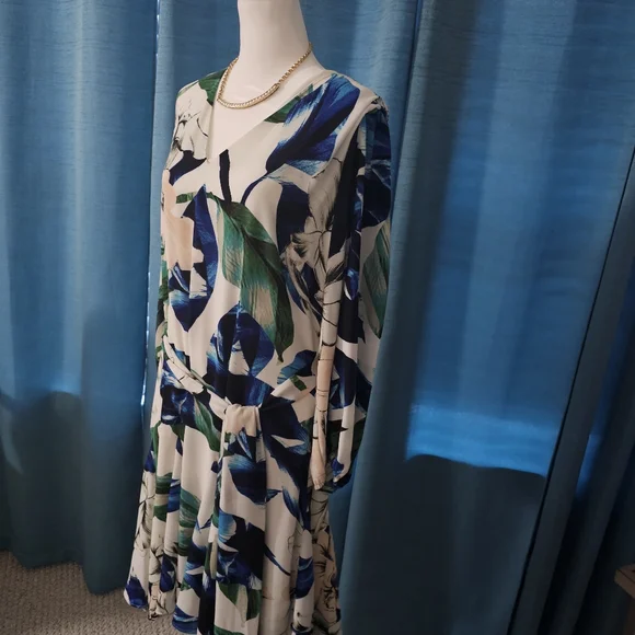 WHBM cocktail dress size 14 - Picture 3 of 17
